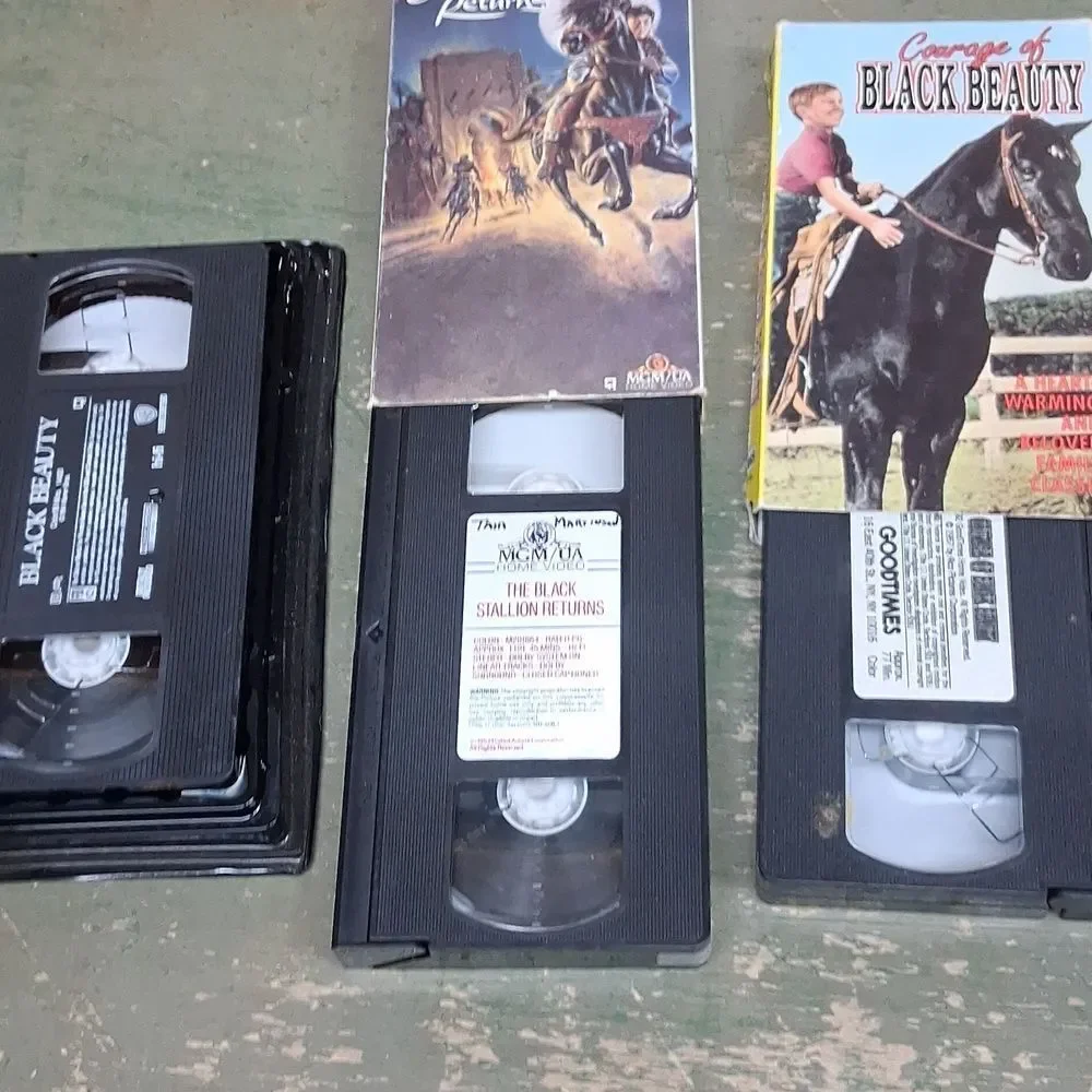 Vintage Black Beauty 3 VHS,‎ & 6 Black Beauty Story Books